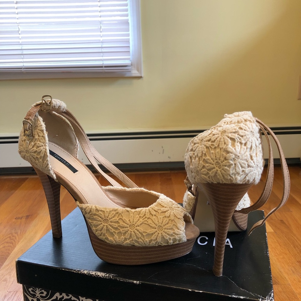 Heels - Picture 2 of 4